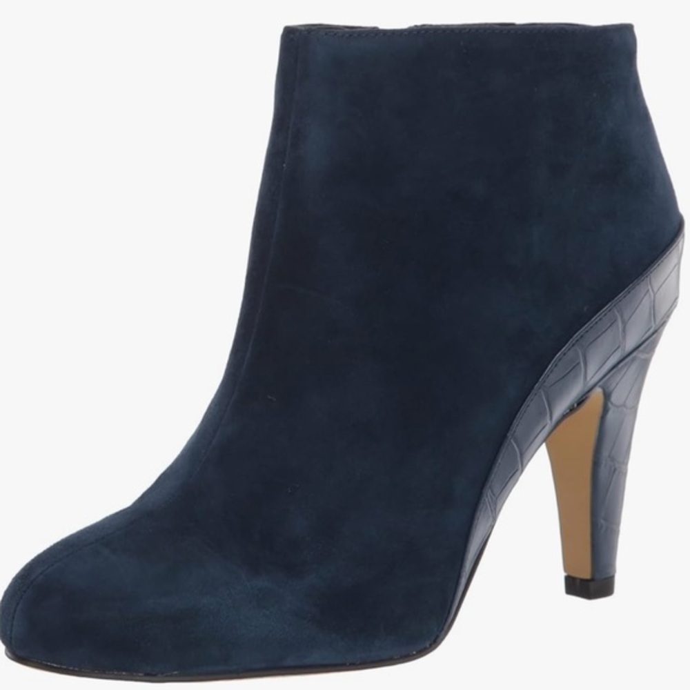 Bella Vita Women's Ankle Booties - Navy Blue -wide- with box